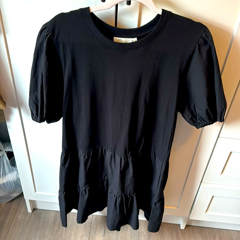 RD Style Black Tiered Puff-Sleeve Dress